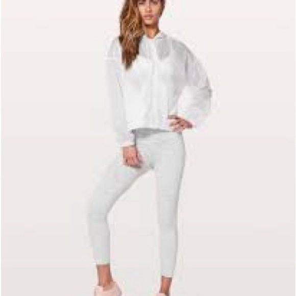 Lululemon Find Your Flock Jacket Water Resistant in
Rococo White Alpine White - Picture 2 of 10